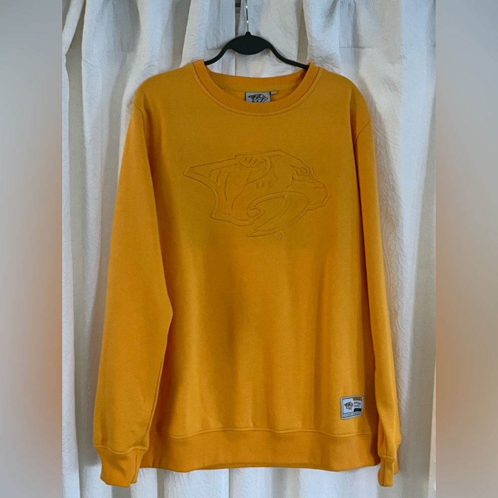 Nashville Predators crewneck sweatshirt with raised logo